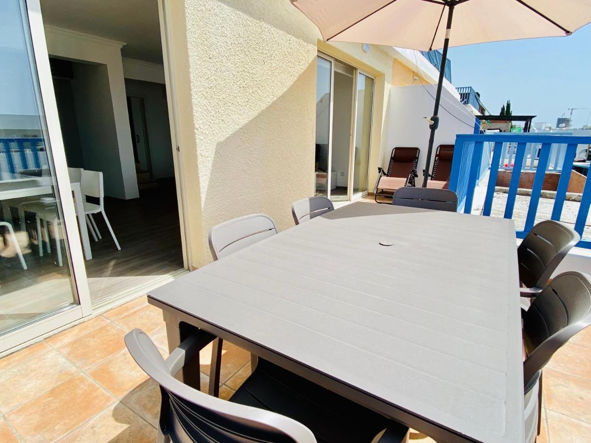 Basillica 3 Bedrooms Apartament